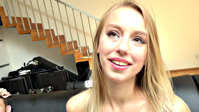 Anal loving babe sucks dick while assfucking