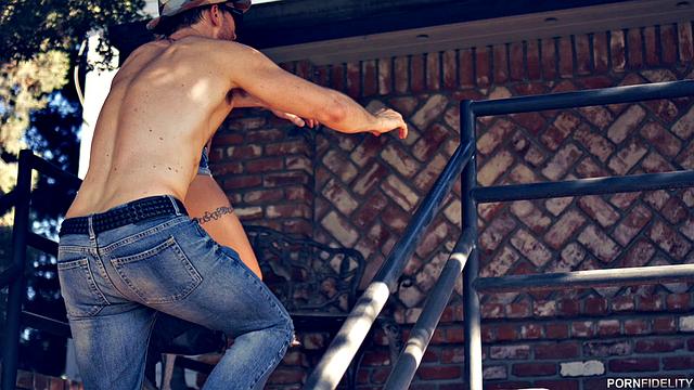 смотри, как анна белл пикс, клеио валентиен и мэдисон устраивают жаркий трах