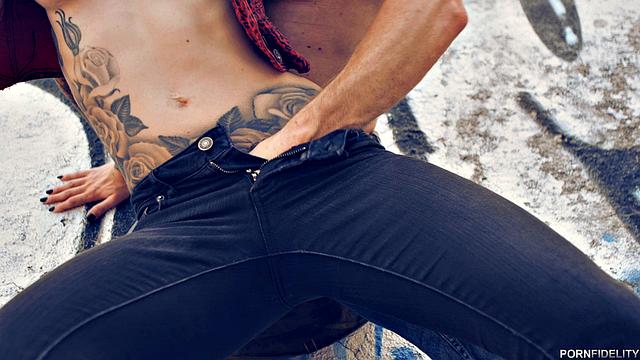 смотри, как анна белл пикс, клеио валентиен и мэдисон устраивают жаркий трах