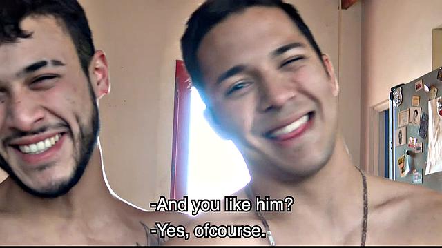 двое латинов раздевают друг друга и дрочат толстые члены