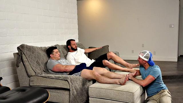Footfetish bottom barebacked in 3way till cum on feet