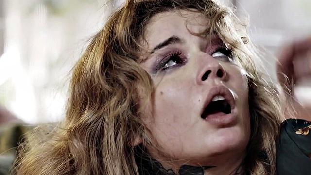 Bigbooty stepmom fucked by stepson in pussy in doggystyle