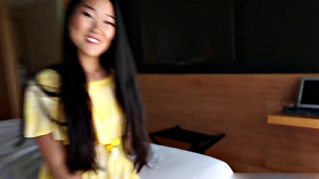 Chinese Tourist Fucks