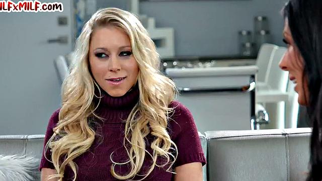 Pussyfingered busty MILF muffdives her blonde GF