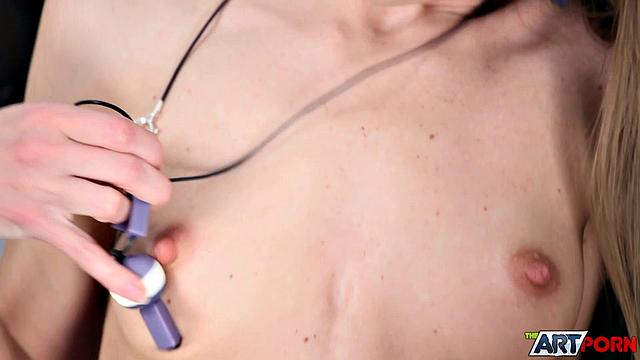 Lovely chick masturbates in hot hd porn art