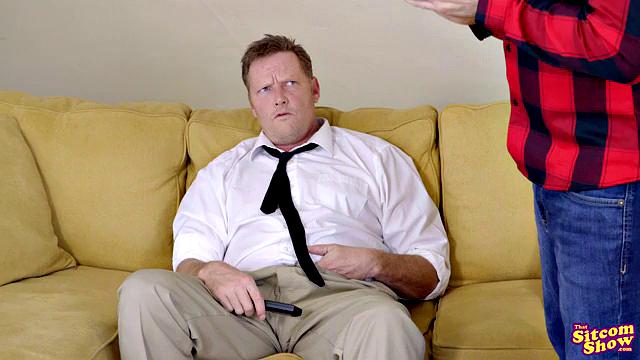 Married With Issues - Love And Bananas - S3:E3