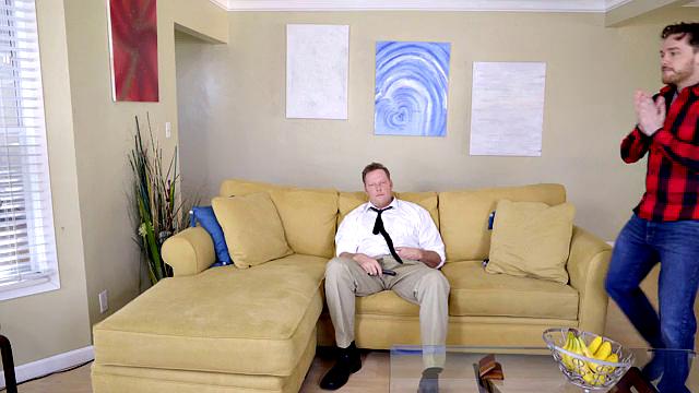 Married With Issues - Love And Bananas - S3:E3