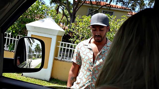 Straight amateur jock fucks gay facial in public van outdoor