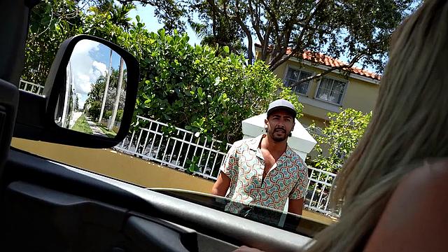 Straight amateur jock fucks gay facial in public van outdoor