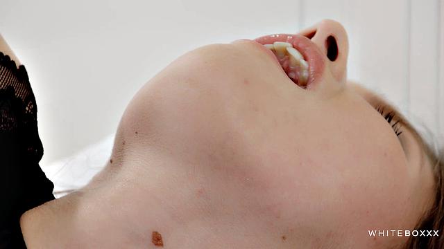 Morning fun with a beautiful babe