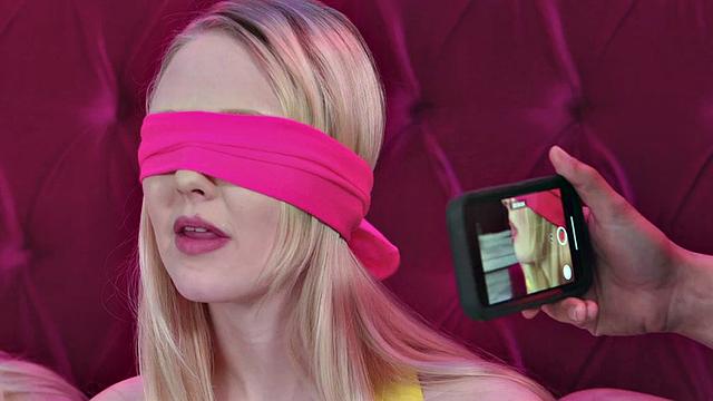 Lez babe enjoys facesitting and tribbing 3some