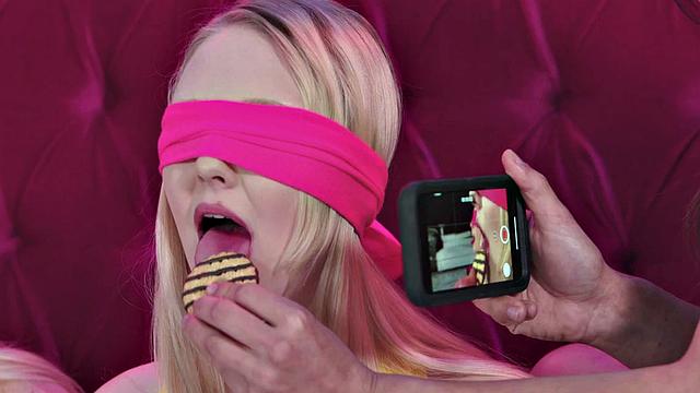 Lez babe enjoys facesitting and tribbing 3some