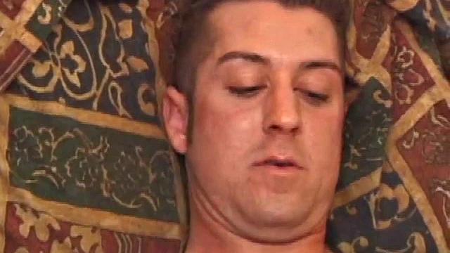 Amateur Jeremy Jerks Off 