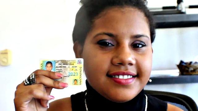 жаркая доминиканка дженнифер высасывает bbc и получает по полной на диване