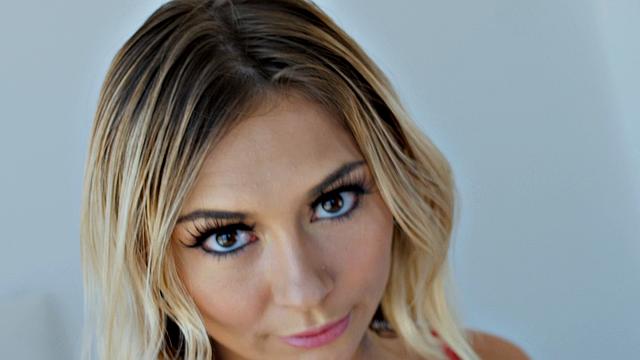 Slim Blonde Chloe Temple Creampie