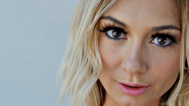 Slim Blonde Chloe Temple Creampie