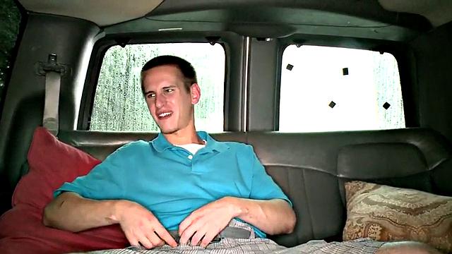 Amateur dude cums on tattooed gay jock in pickup bus