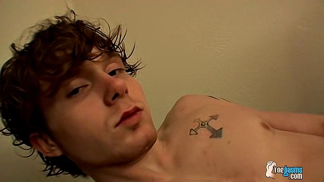 Billy da Kidd shows off his feet after a wild gay cum session-guess he found a new use for foot cream
