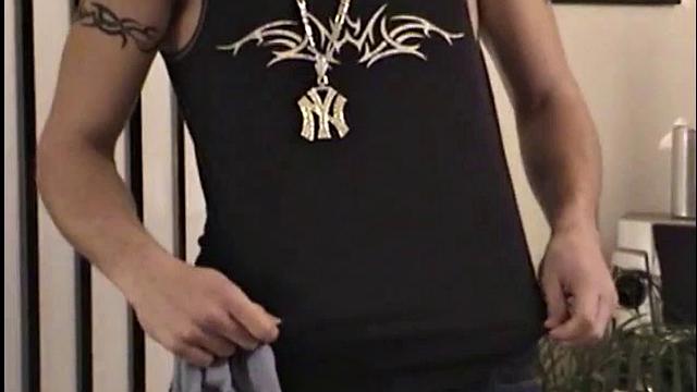 Straight Guy Beats His Meat