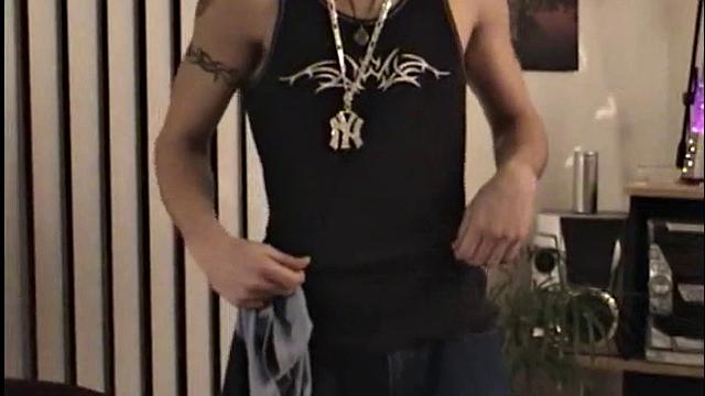 Straight Guy Beats His Meat