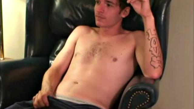 жаркий мужик не сдержался и выстрелил мощно рукой