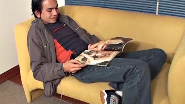 Уолтер застает Ксавьера за дрочкой и тут же набрасывается на его огромный член