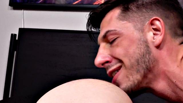 Real athletic breeding stud fucks greedy twink's asshole