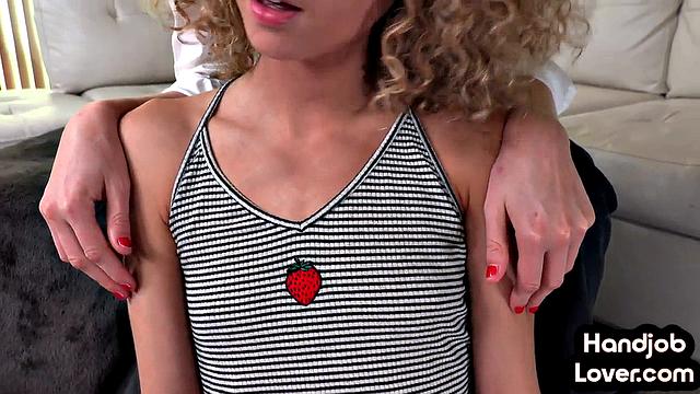 стройная крошка доводит любовника до финального взрыва