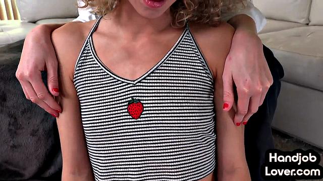 стройная крошка доводит любовника до финального взрыва