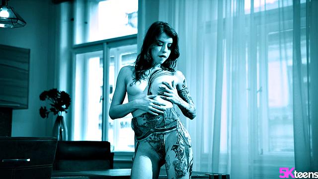 Эден Айви: ангельское личико, бесстыжий аппетит на член