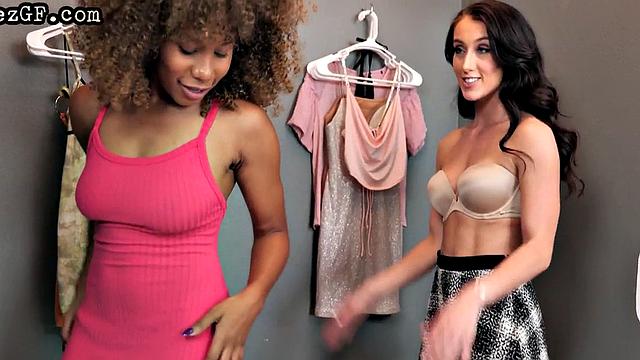 Curvy ebony lesbian facesitting her GF before fingering