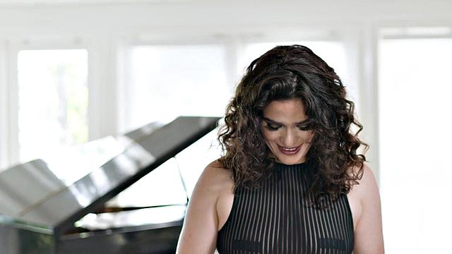 Passionate deepthroating show with lovely bae