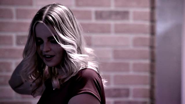 Slutty stepmom seduces stepson to fuck her in doggystyle