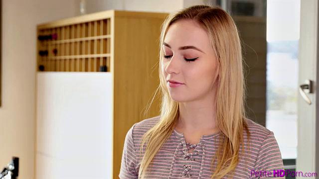 Step Sisters Apple Pie - S20:E4