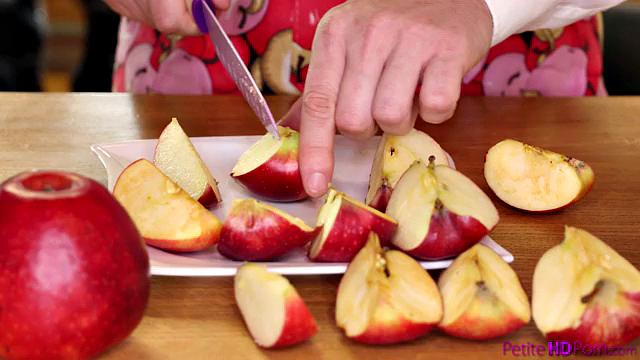 Step Sisters Apple Pie - S20:E4