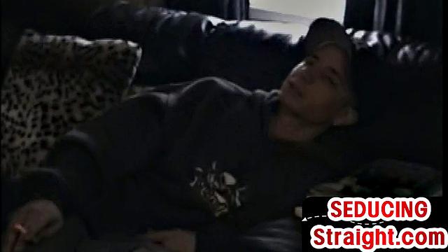 Real vintage twink cums in DILF's mouth after sucked