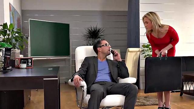 Peeonher - Blonde takes a creampie