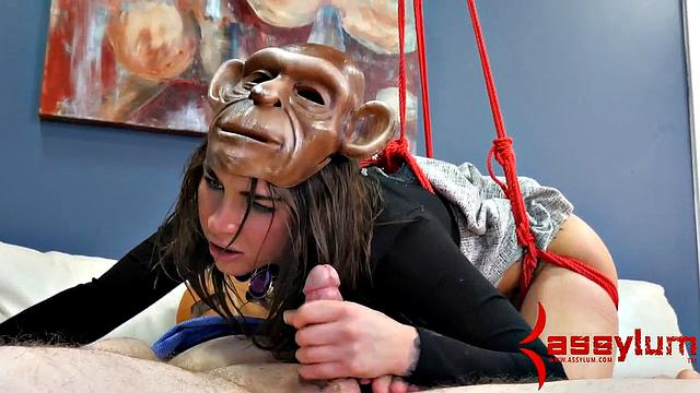 Chick getting her asshole fucked