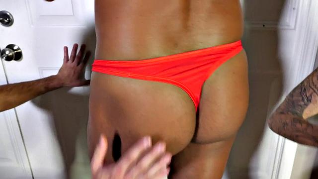 Girlfriend blowing bisexual in interracial trio after rimjob