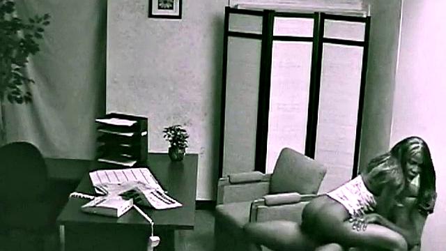 Black hottie gets oral and rides cock