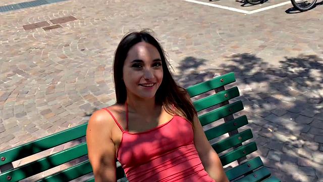 Saras Italian Blowjob