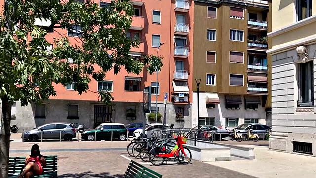 Saras Italian Blowjob