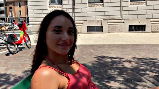 Saras Italian Blowjob