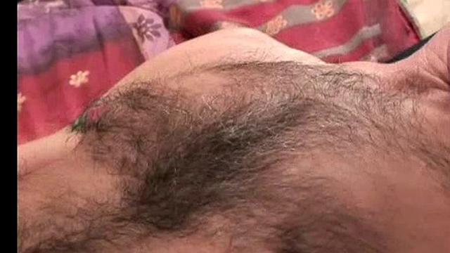 мэтти дрочит и кончает на камеру