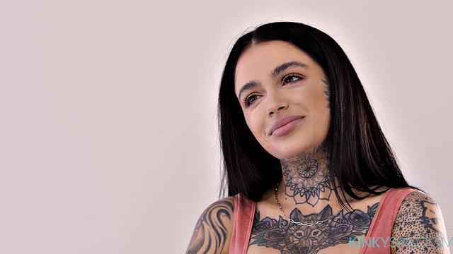 Anna Claire Clouds gets a visit from her boss