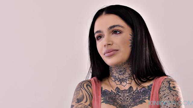 Anna Claire Clouds gets a visit from her boss