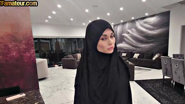 Hijab babe pussy drilling by her lover