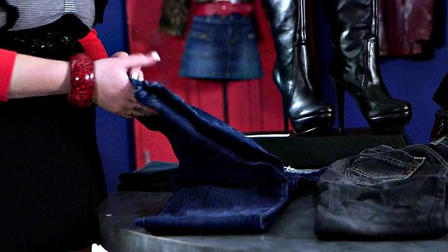 Customer Service XLGirls.com Style