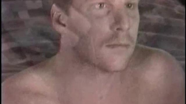 дан впервые трахается с зрелым мужиком ради опыта