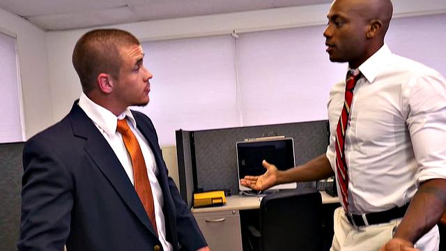 Kinky boss nails BBC employee in the toilet after a steamy cocksucking session